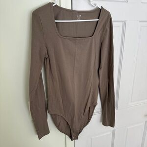 GAP Tall Fitted Squareneck Bodysuit Medium Cool Brown/ Taupe 96% cotton